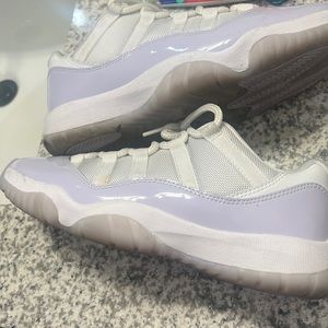 Retro Jordan’s low 11